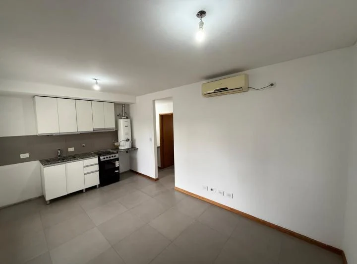Departamento de 2 ambientes con cochera en Bernal Centro 1