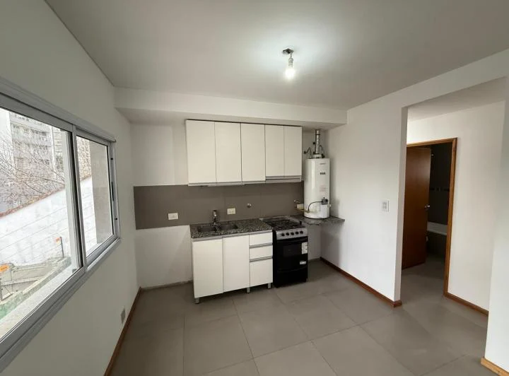 Departamento de 2 ambientes con cochera en Bernal Centro 2