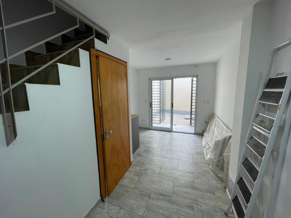Foto de Departamento de 3 ambientes con cochera en Ezpeleta, imagen 3