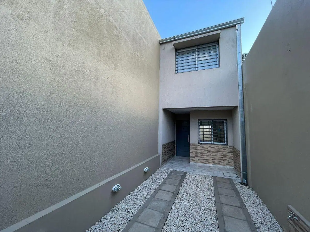 Departamento de 3 ambientes con cochera en Ezpeleta 4