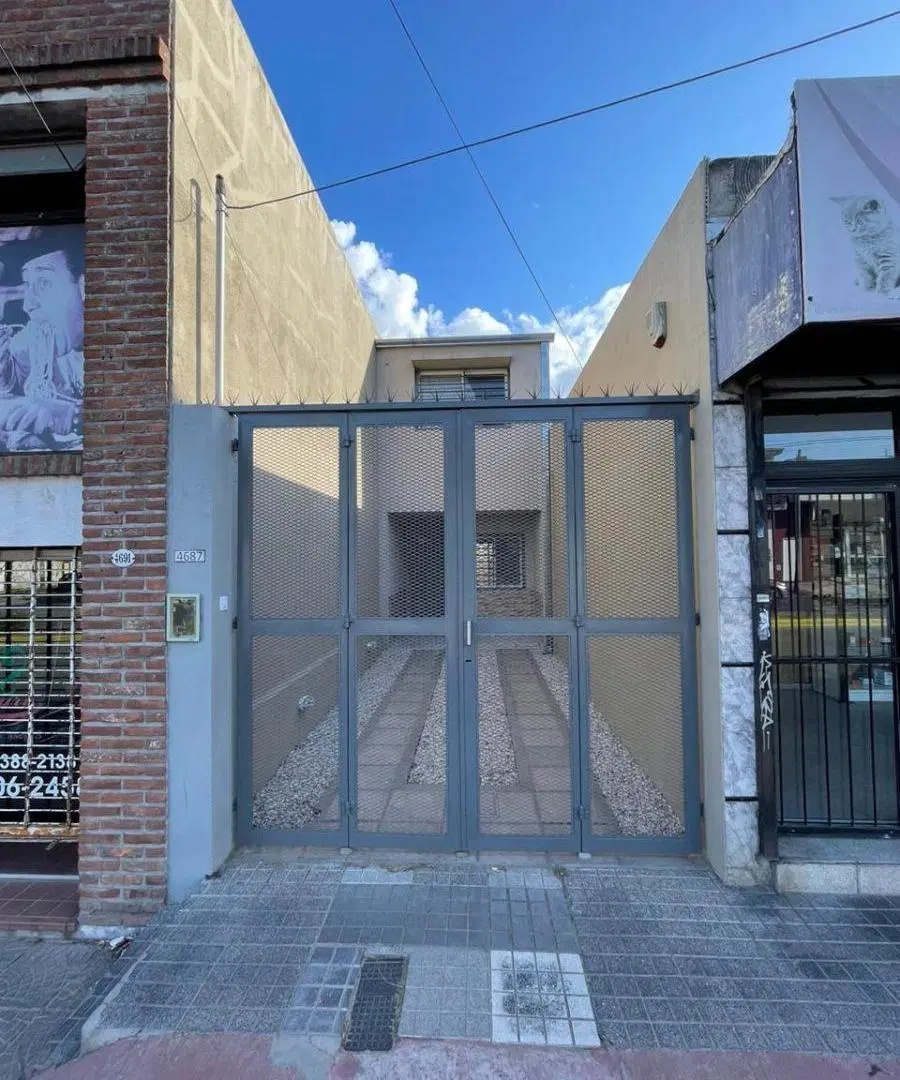 Departamento de 3 ambientes con cochera en Ezpeleta 8