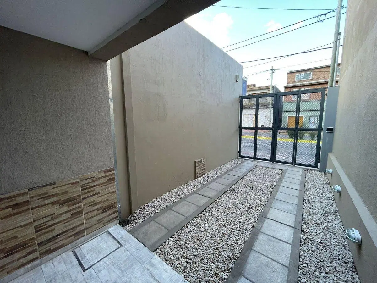 Departamento de 3 ambientes con cochera en Ezpeleta 2