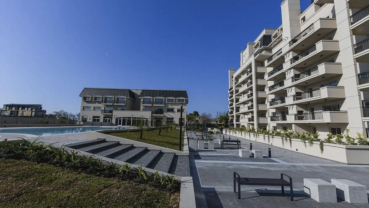 Departamento de 2 ambientes con cochera en alquiler en el Complejo Klover Plaza 3