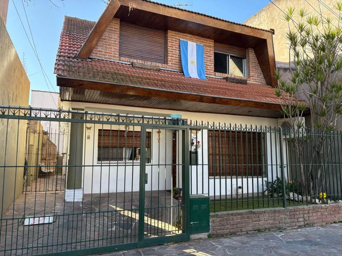 Casa de 160 m² con 3 dormitorios en venta en Victoria 4