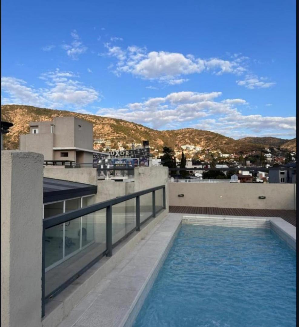 Departamentos en venta Villa Carlos Paz, 2 unidades de 1 dormitorio apto crédito con cochera.