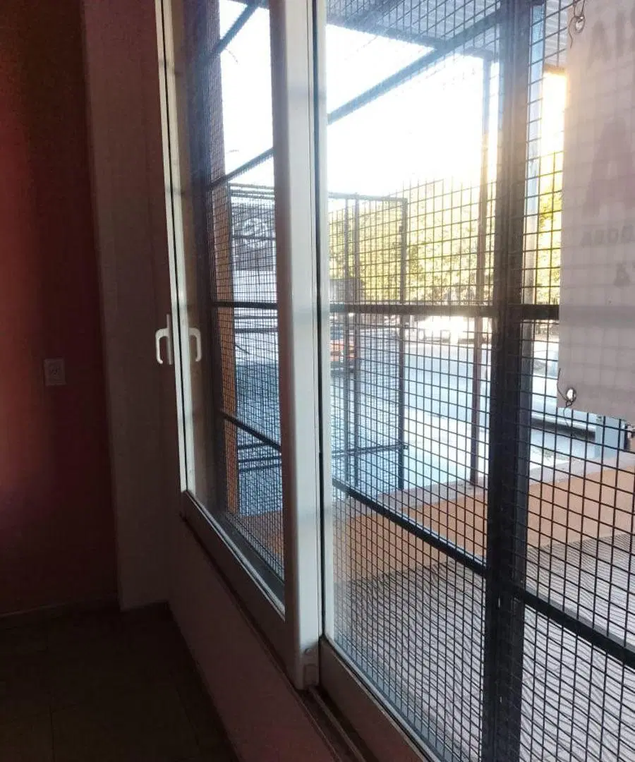 ALQUILER DE LOCAL COMERCIAL BARRIO JARDÍN. 5