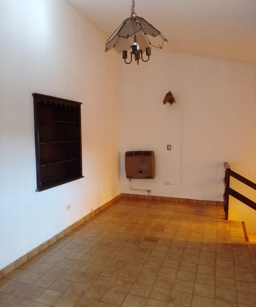 Foto de CASA 4 DORMITORIOS EN VENTA VILLA CARLOS PAZ, imagen 2