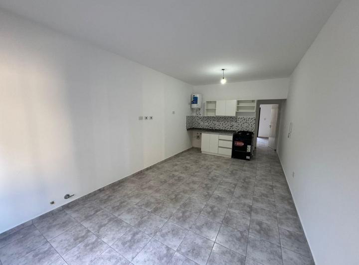 Departamento 2 ambientes en Jose C Paz 5