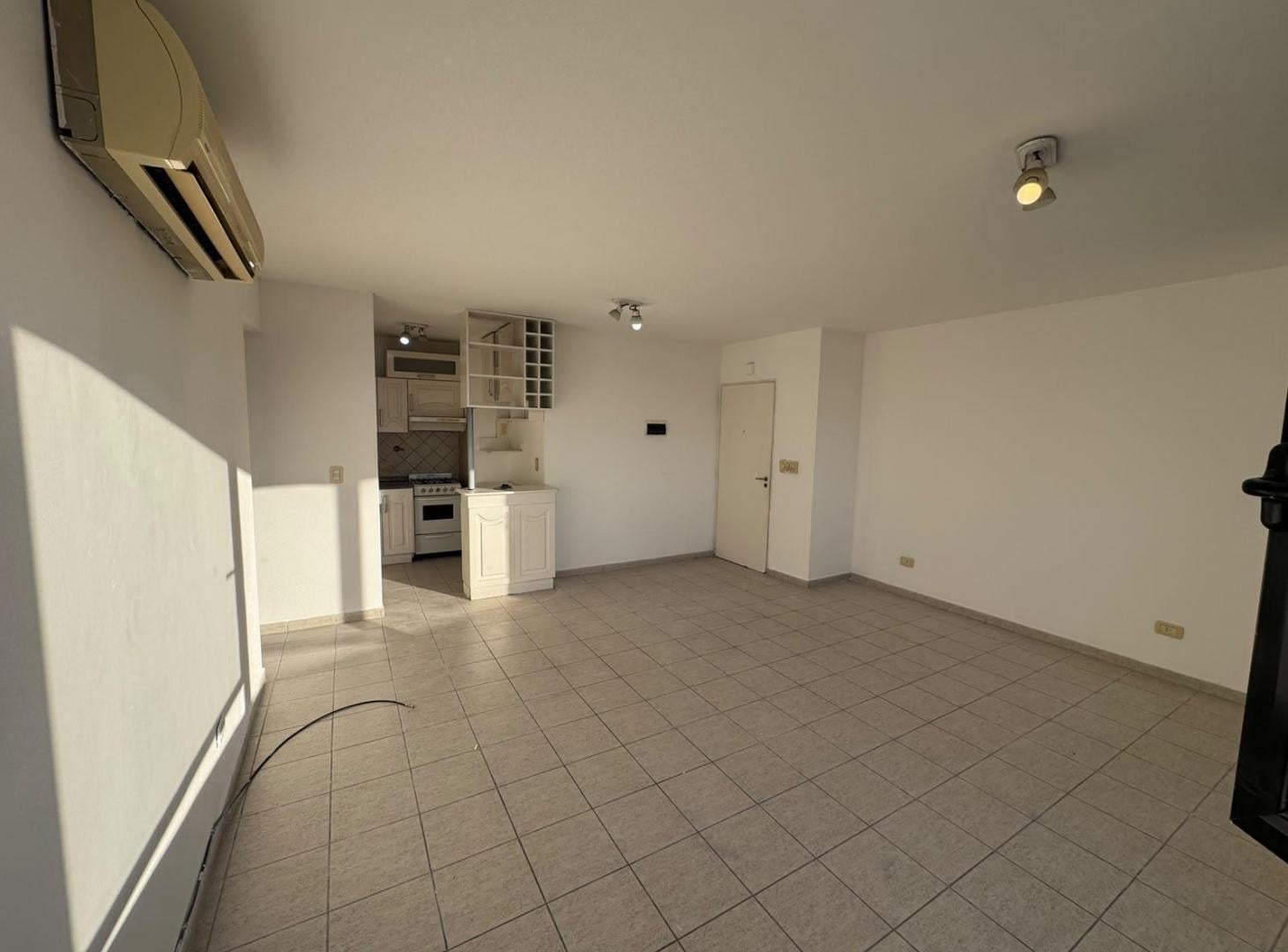 Foto de Alquiler Departamento 4 Ambientes Edificio IBIZA II, imagen 4
