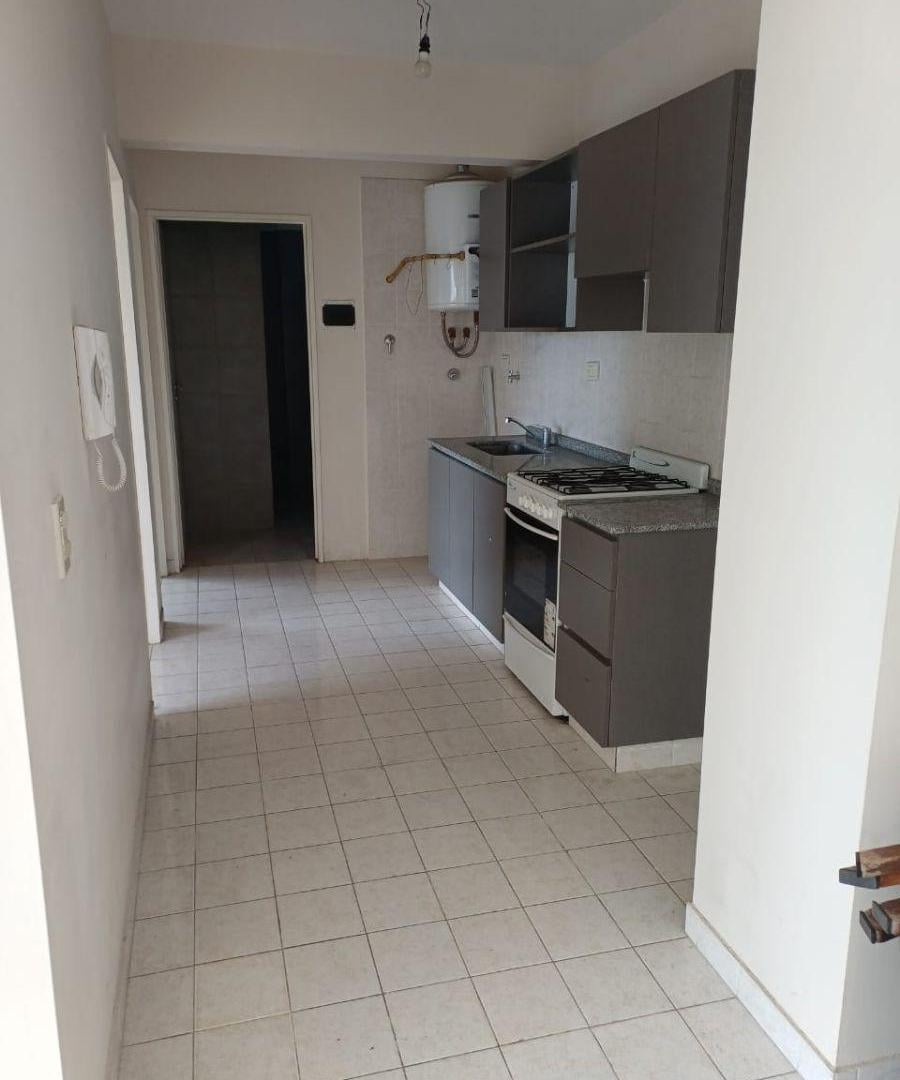 Foto de DEPARTAMENTO EN ALQUILER 3 AMBIENTES CON BALCON ATERRAZADO EN BOEDO, imagen 3