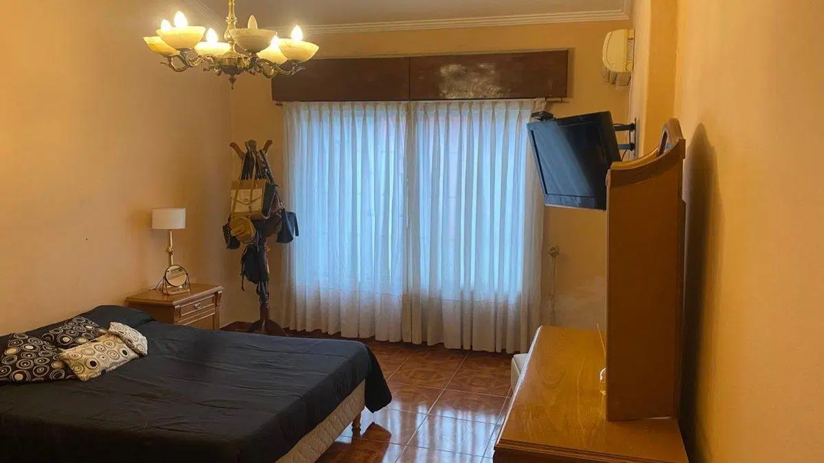 VENTA CASA 4 DORMITORIOS MAS DEPTO. 4