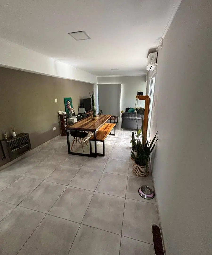 VENDO CASA 3 DORMITORIOS CON GARAGE DOBLE 2