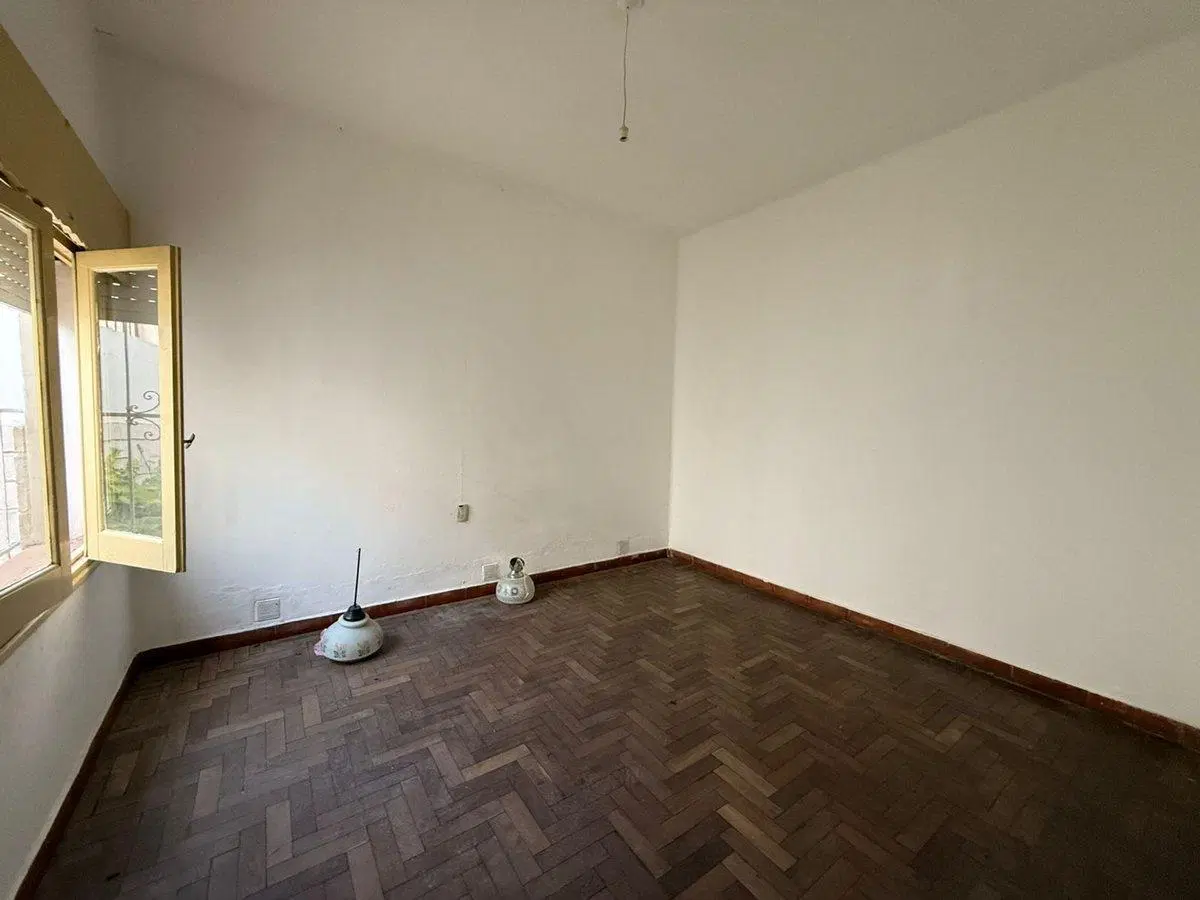 VENTA CASA, 2 DORMITORIOS, BARRIO ITURRASPE 3