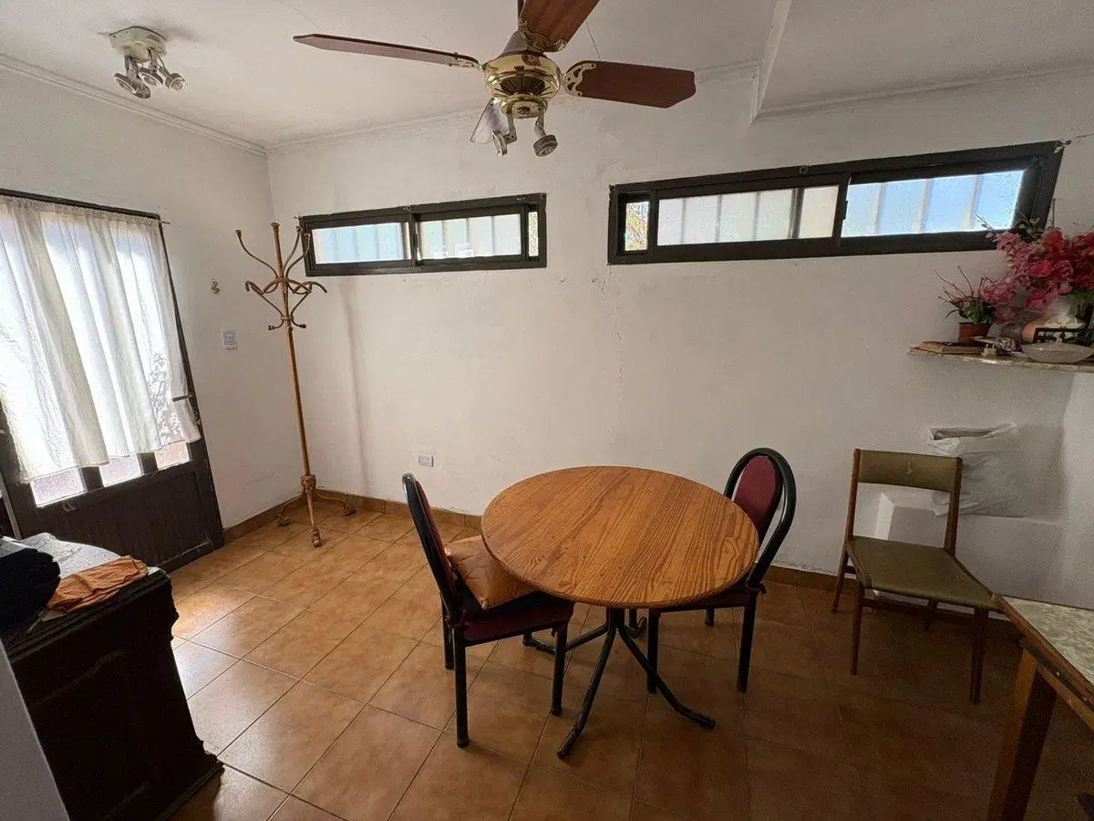 VENTA CASA 2 DORMITORIOS Y QUINCHO - B° 2 HERMANOS 5