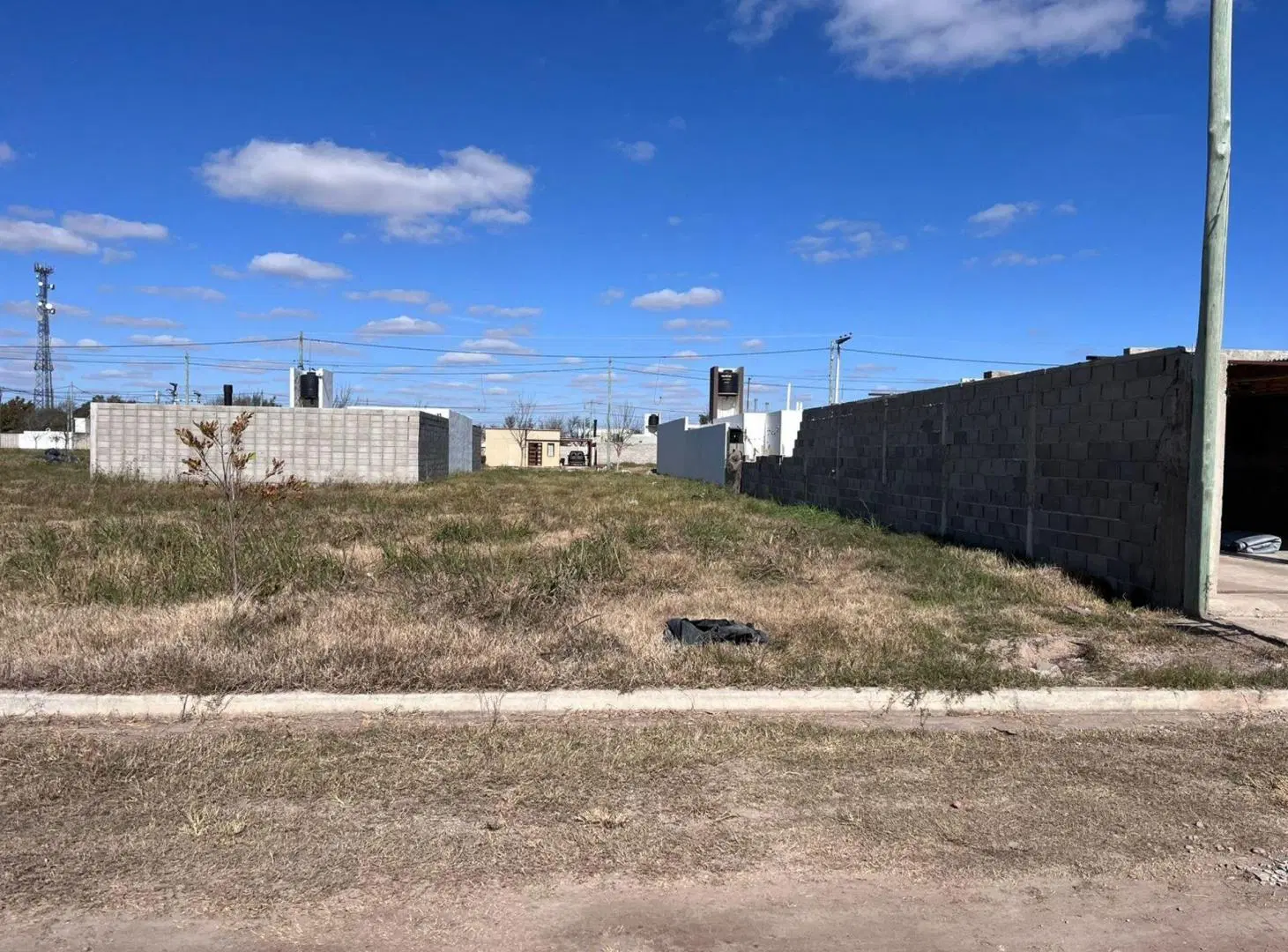 Venta terreno en loteo Nueva Italia 2