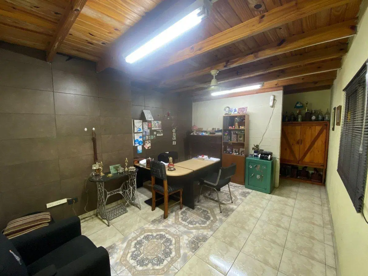 VENTA GALPÓN CON OFICINA Y BAÑO 4