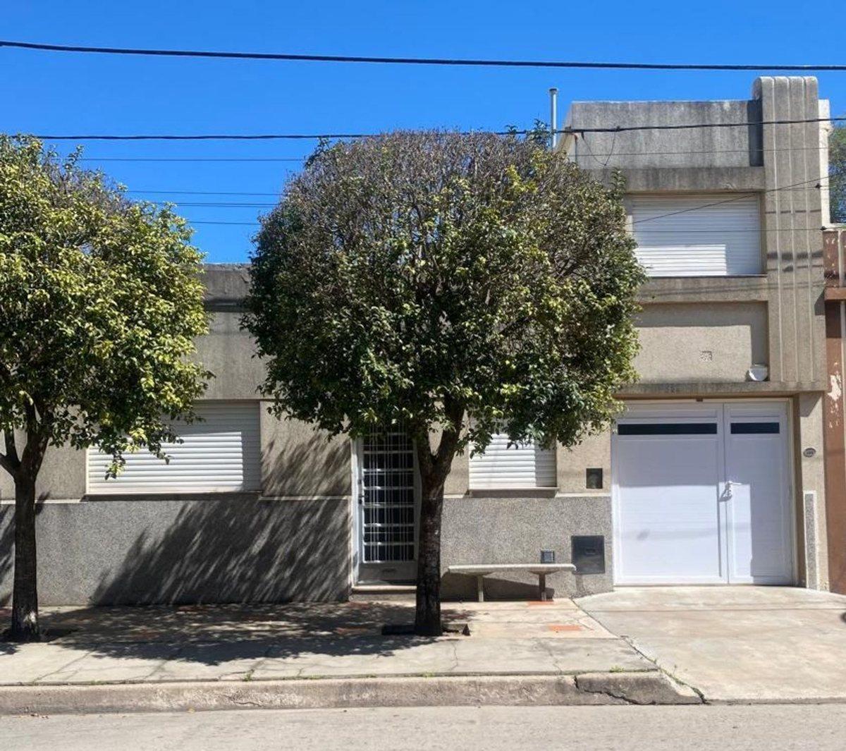 VENTA CASA, 3 HABITACIONES, ZONA CENTRO