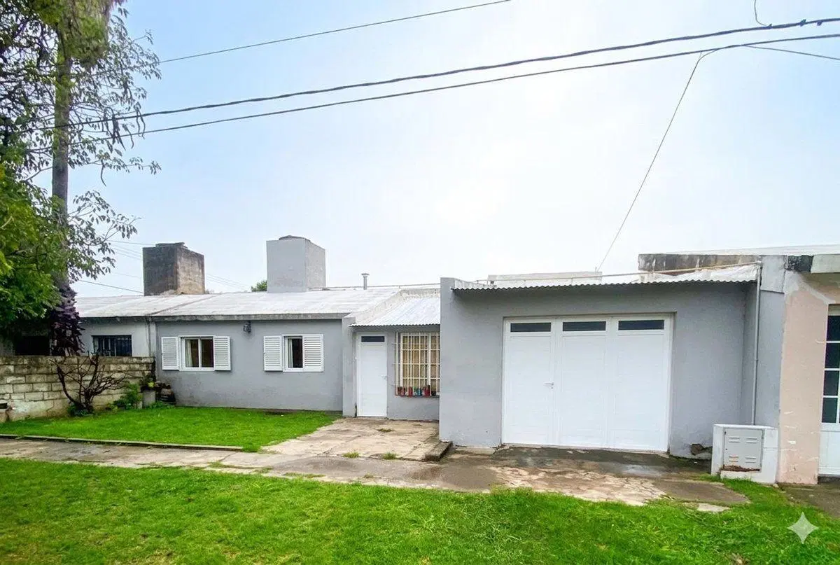 VENTA CASA 3 DORMITORIOS - BARRIO BOUCHARD 5