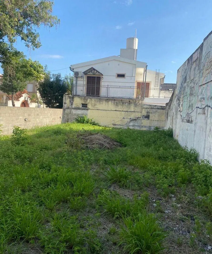 SE VENDE ESQUINA CASA CON LOTE 3