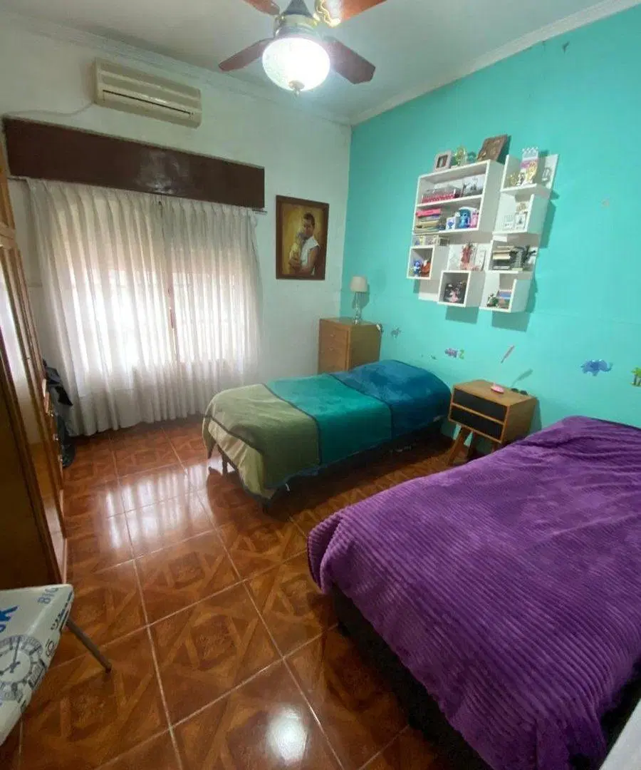 VENTA CASA 4 DORMITORIOS MAS DEPTO. 3