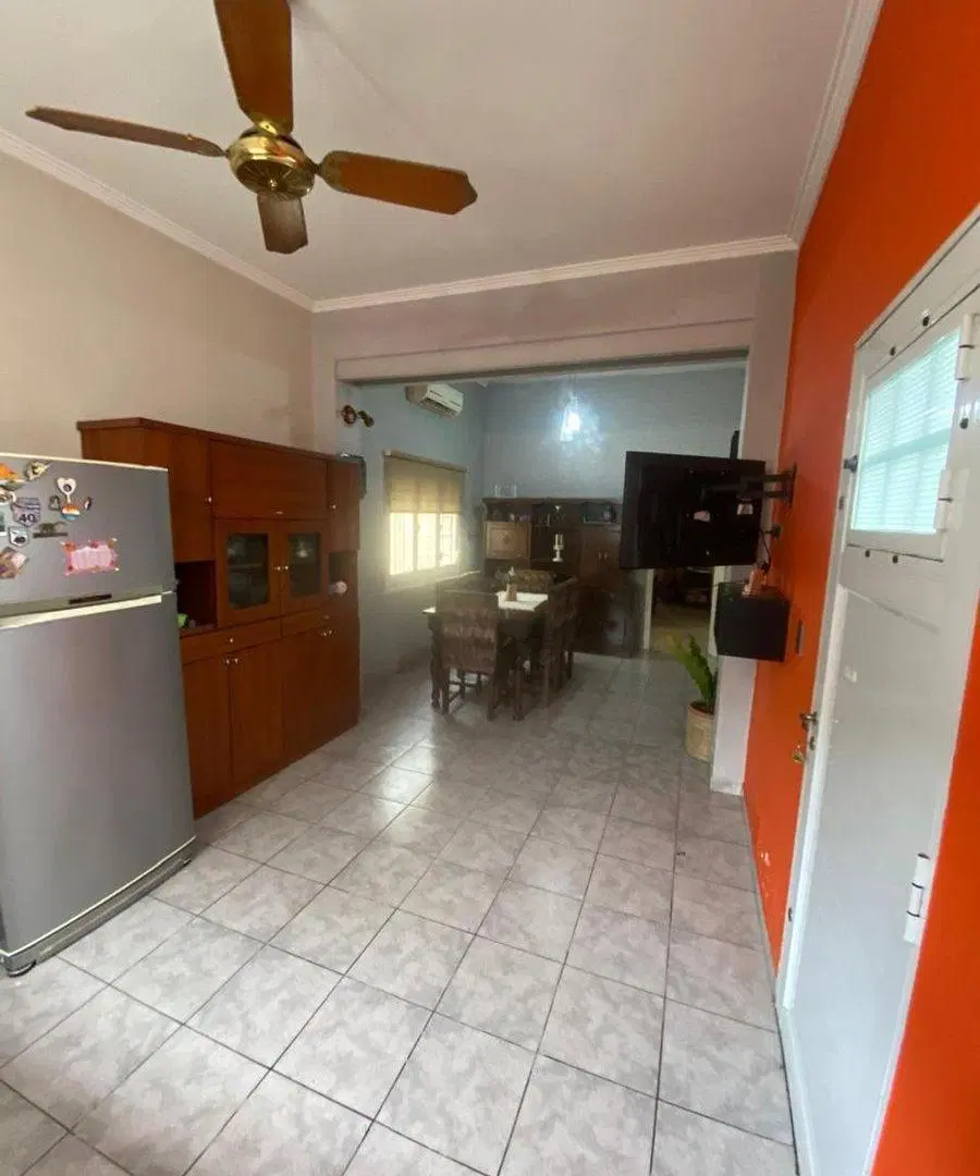 VENTA CASA 4 DORMITORIOS MAS DEPTO. 2