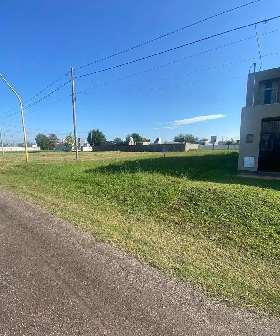 LOTE EN VENTA - B° MAGDALENA 2 4