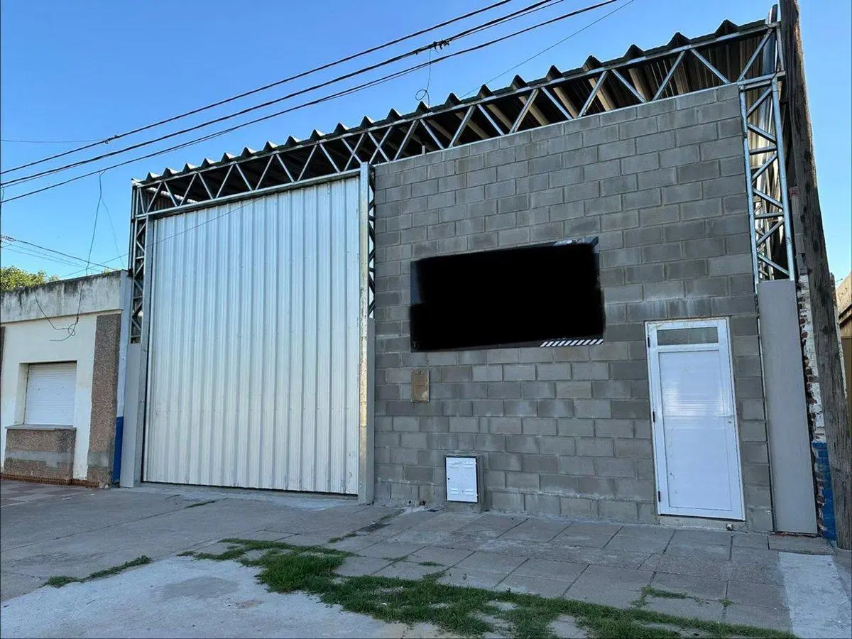 VENTA GALPÓN SOBRE BV. 9 DE JULIO 3