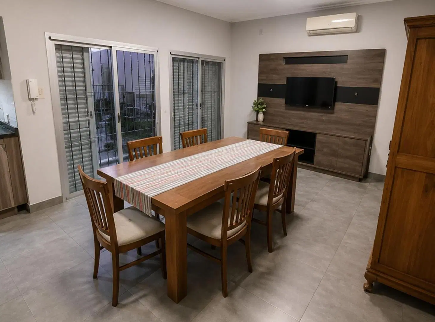 VENTA CASA, 3 DORMITORIOS, BARRIO SARMIENTO 2