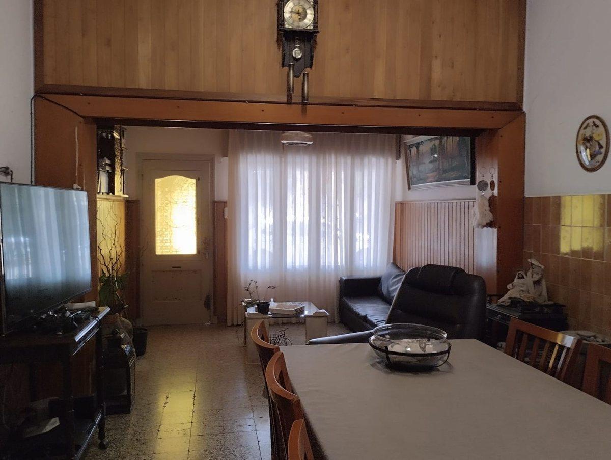 Foto de VENTA CASA CON 3 HABITACIONES BARRIO ROCA, imagen 1