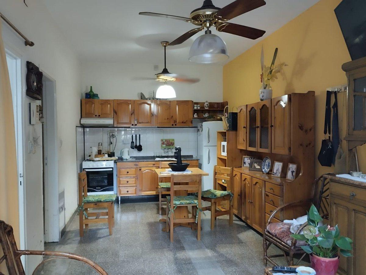 Foto de VENTA CASA + DPTO BARRIO CONSOLATA, imagen 1