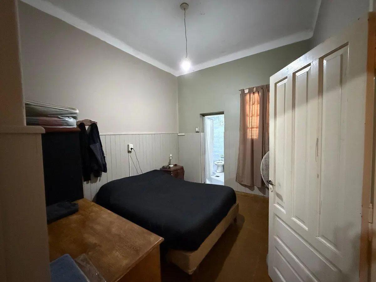 VENTA CASA 2 DORM + DEPTO,  BARRIO VELEZ SARSFIELD 4