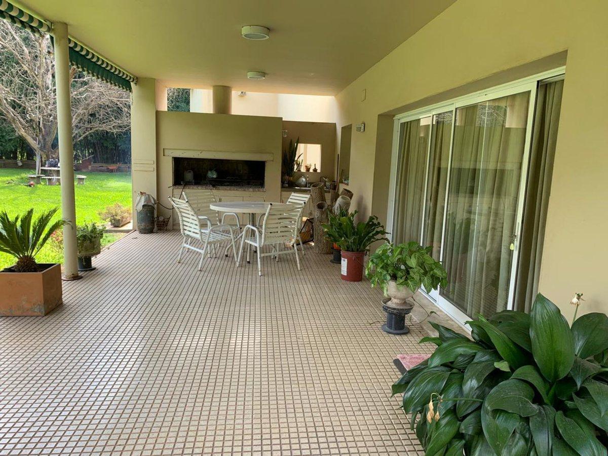 CASA EN VENTA 2 DORMITORIOS EN CAMPO CHICO.