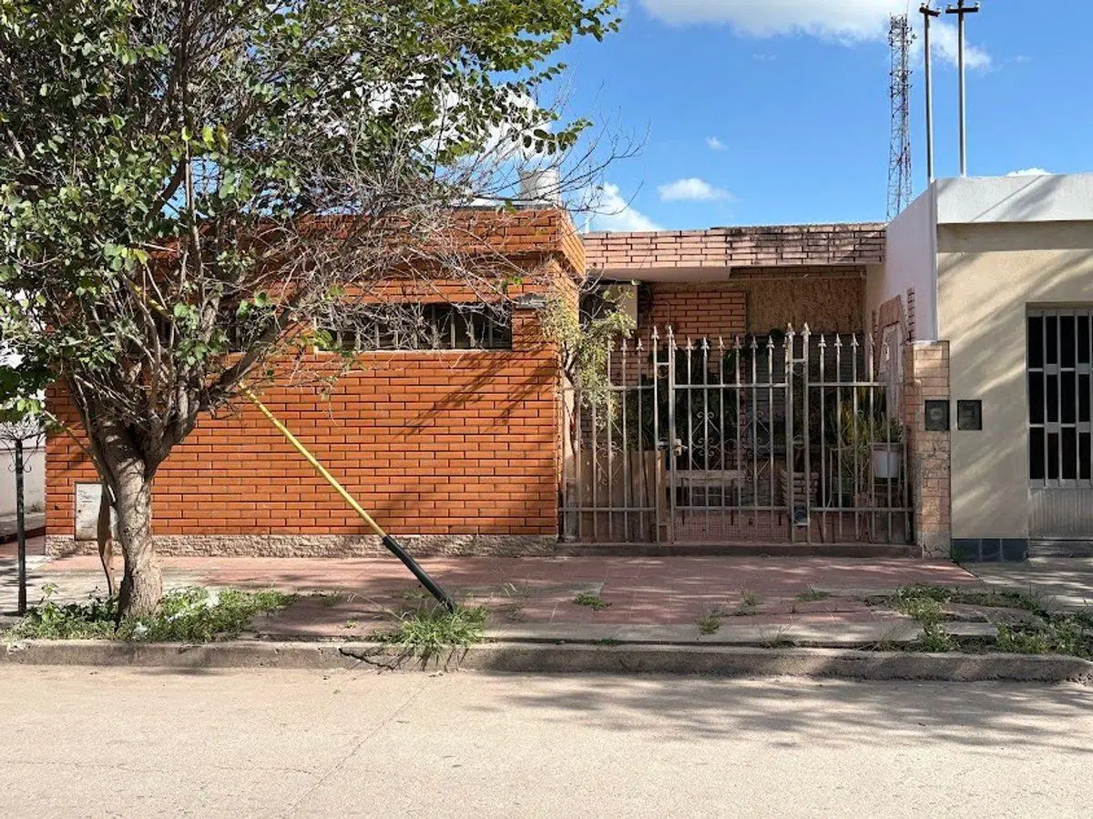 VENTA CASA 2 DORMITORIOS Y QUINCHO - B° 2 HERMANOS 5