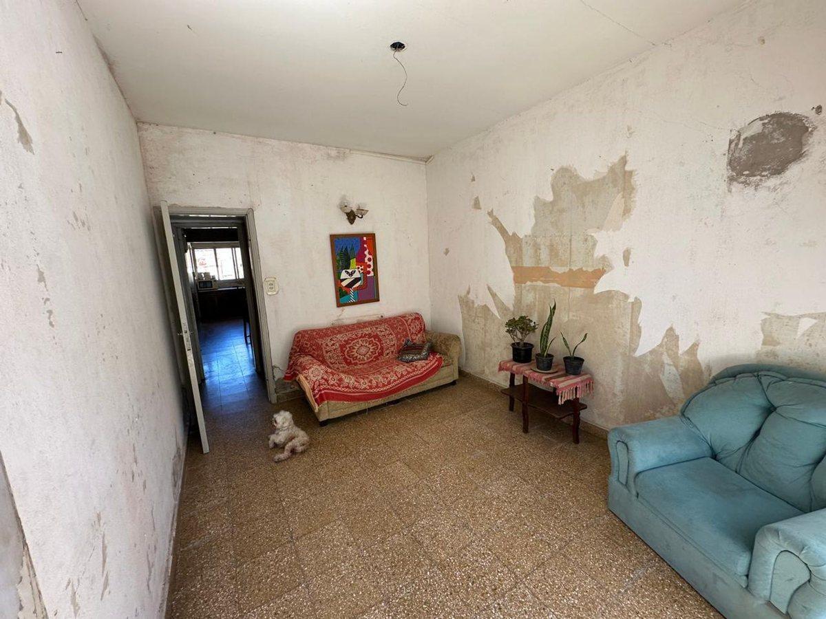 VENTA CASA BARRIO ROCA - 2 DORMITORIOS - GARAGE