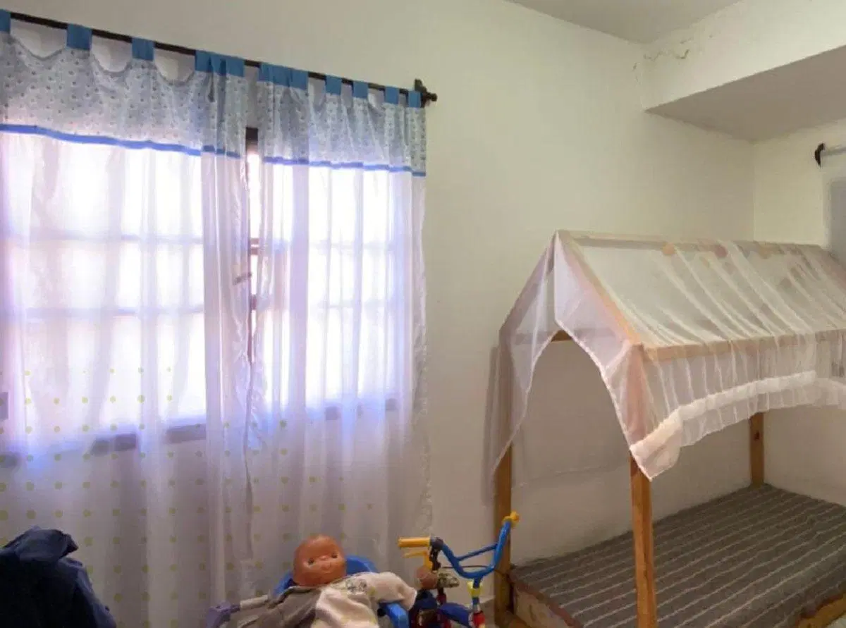 CASA,  2 DORMITORIOS EN  BARRIO ROCA. 5
