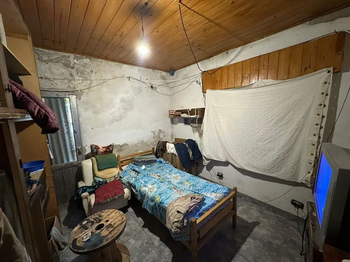 Venta casa a refaccionar en esquina 3