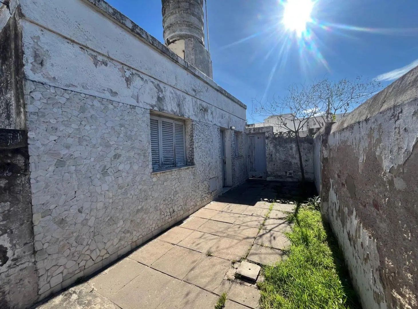 VENTA CASA INTERNA, 2 DORMITORIOS. 3