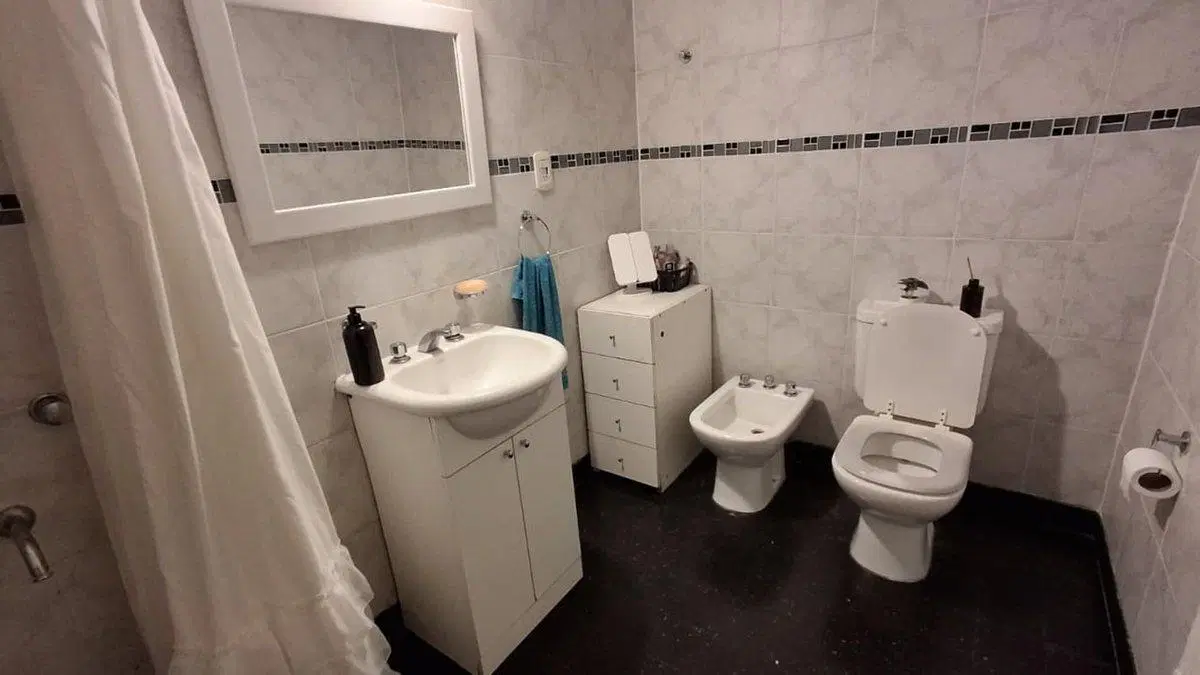 VENTA CASA (DOS PROPIEDADES INDIVIDUALES ) B. ROCA 2