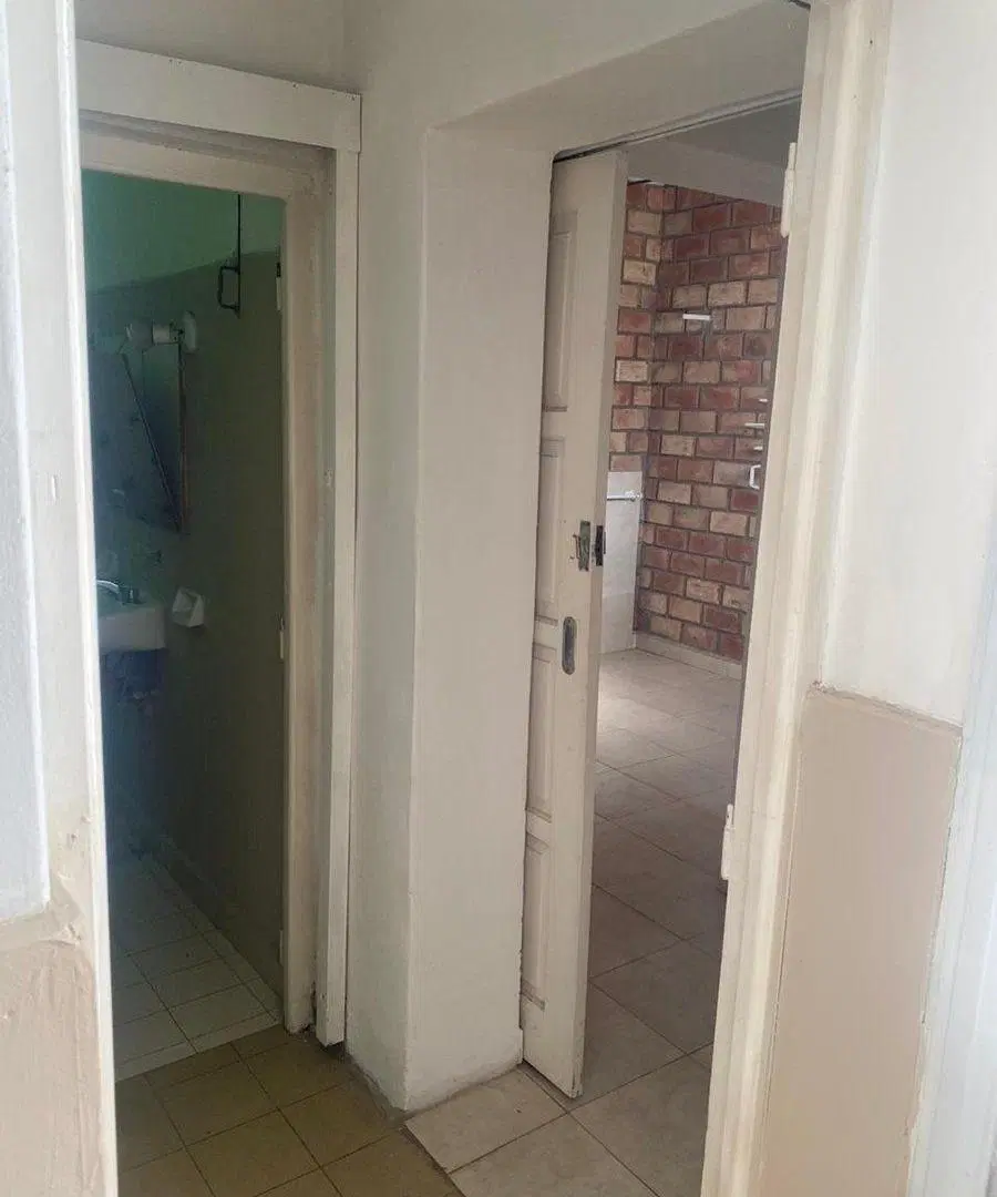 SE VENDE ESQUINA CASA CON LOTE 4