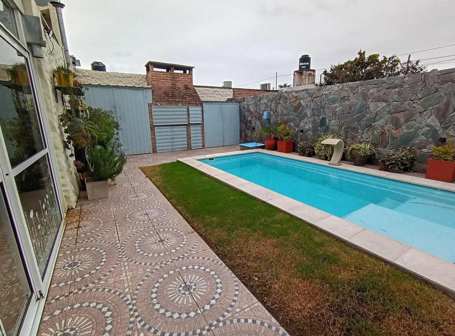 VENTA CASA, 3 DORMITORIOS, BARRIO LA MILKA 5