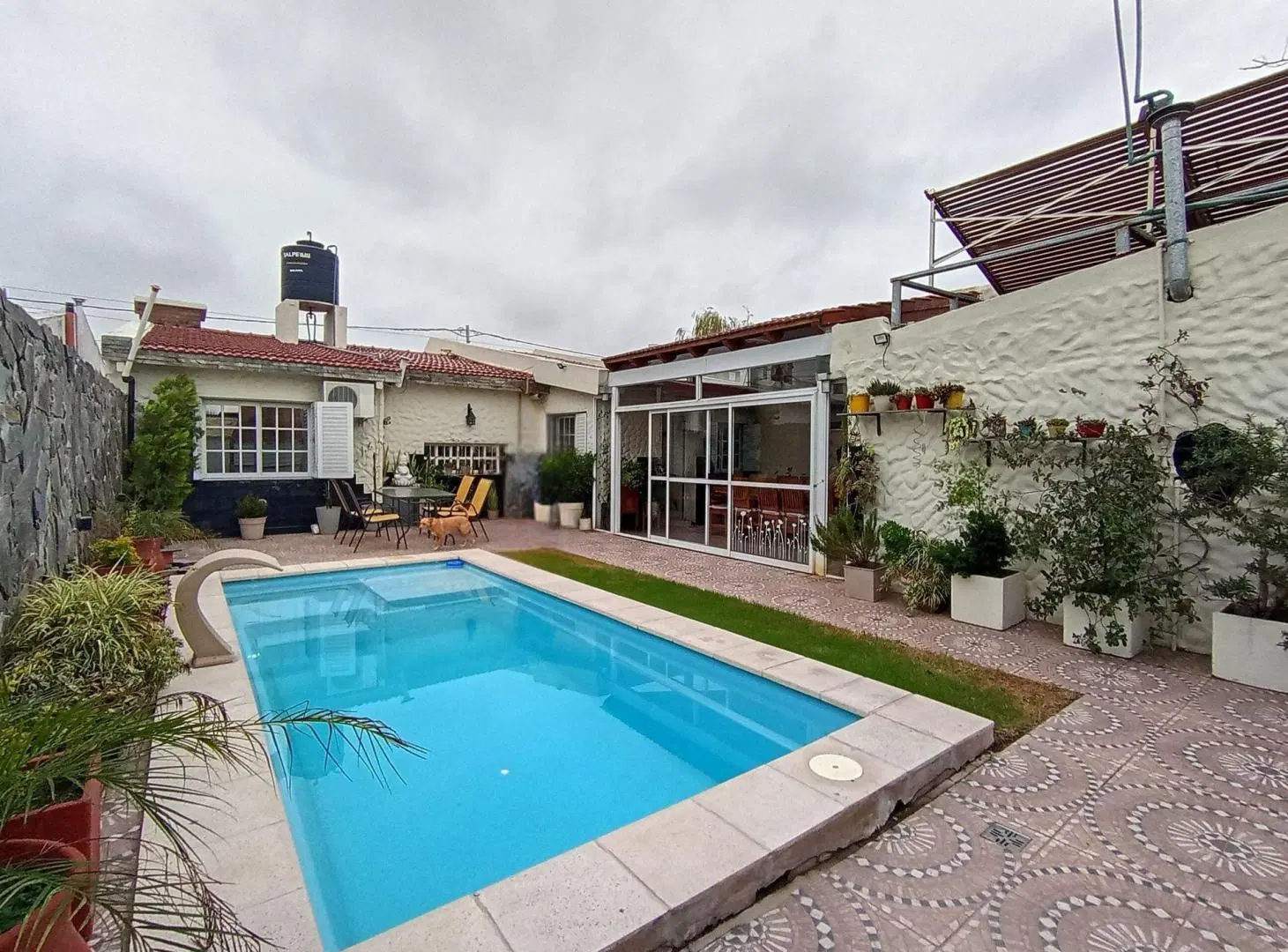 VENTA CASA, 3 DORMITORIOS, BARRIO LA MILKA 4