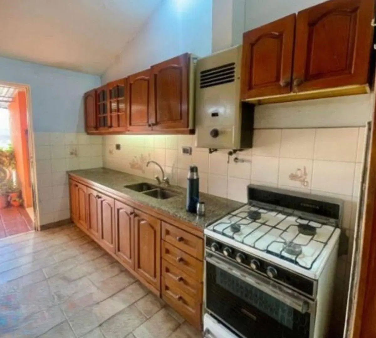 CASA EN VENTA 2 DORMITORIOS EN BARRIO BOUCHARD. 2