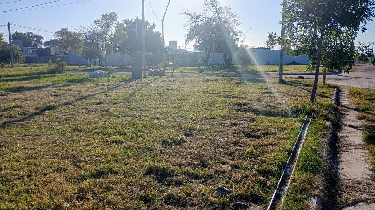 VENDO TERRENO NUEVA ITALIA EN ESQUINA 4