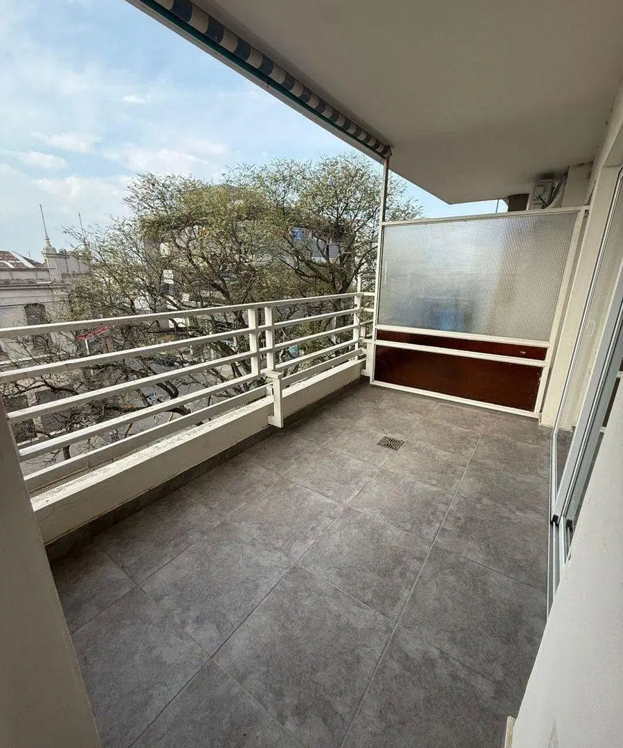 DEPARTAMENTO, 2 DORMITORIOS BARRIO ITURRASPE. 8