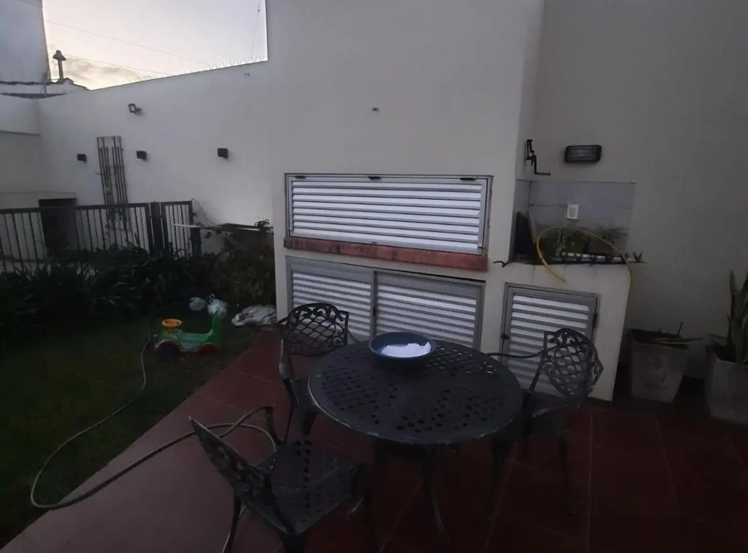 VENTA CASA, 3 DORMITORIOS, BARRIO SARMIENTO 5