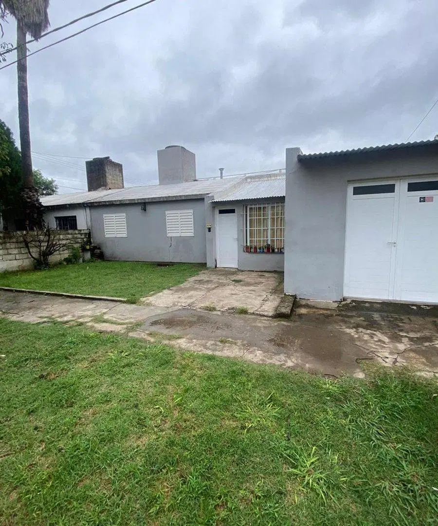 VENTA CASA 3 DORMITORIOS - BARRIO BOUCHARD 4