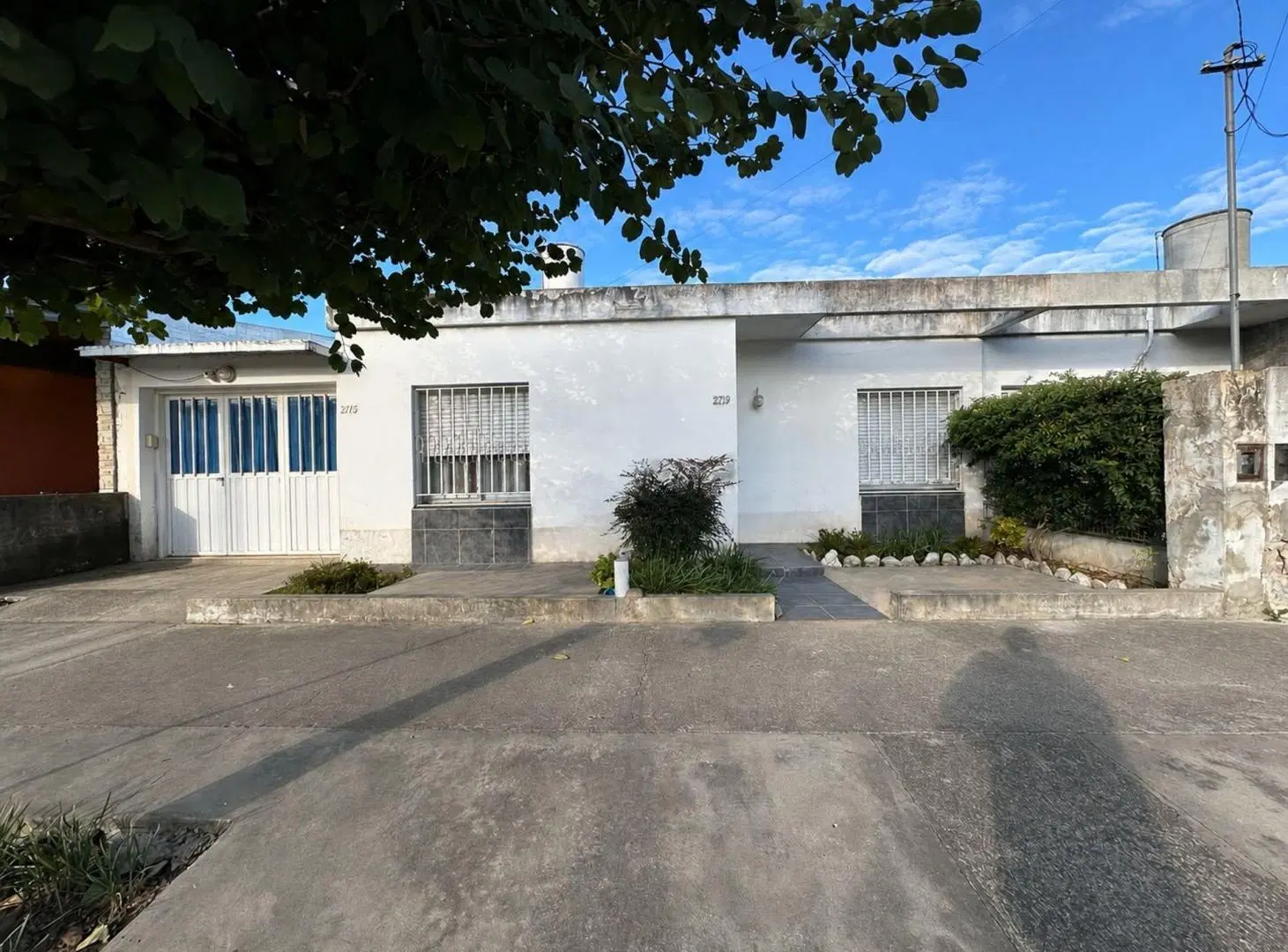 Venta casa 3 dormitorios - Barrio dos hermanos 2