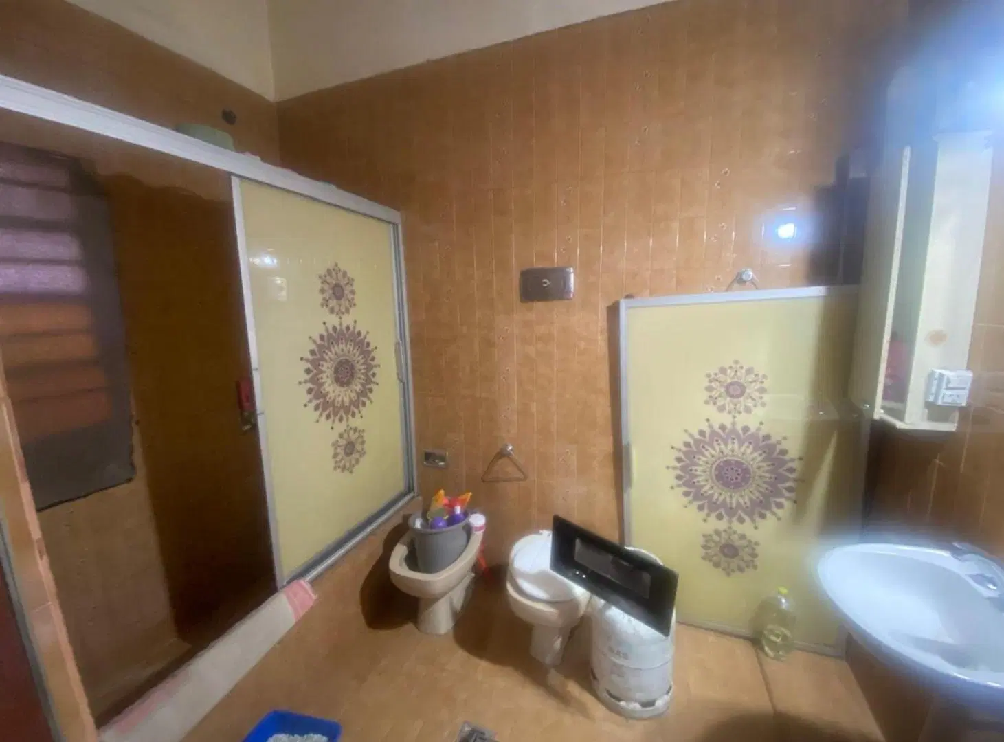 SE VENDE CASA TRES DORMITORIOS -  ZONA TRIBUNALES 3