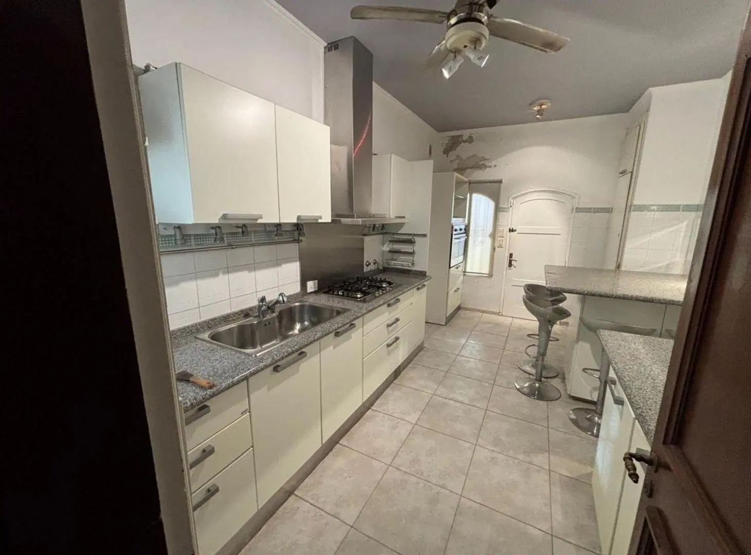 VENTA CASA, 4 DORMITORIOS, BARRIO JOSE HERNANDEZ 7
