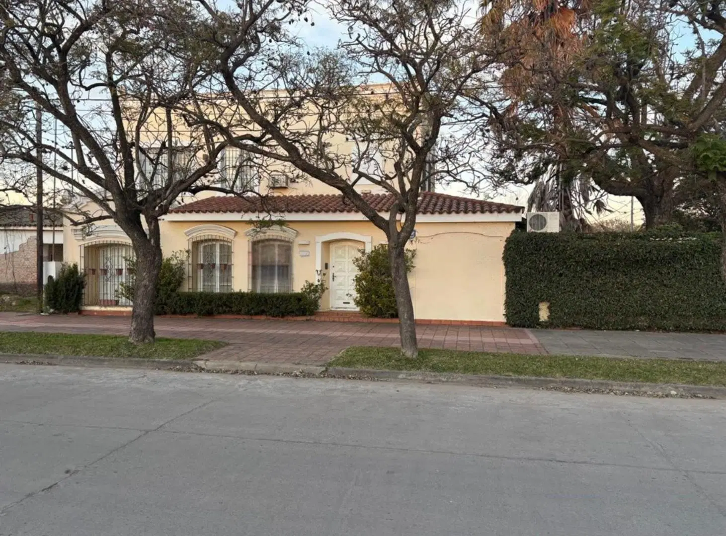 VENTA CASA, 4 DORMITORIOS, BARRIO JOSE HERNANDEZ 4
